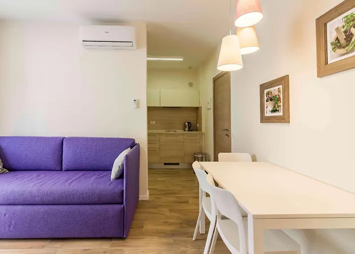 Nina 2 아파트 파자나