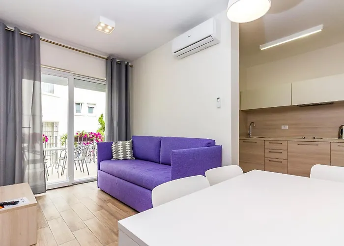 아파트 Nina 2 파자나