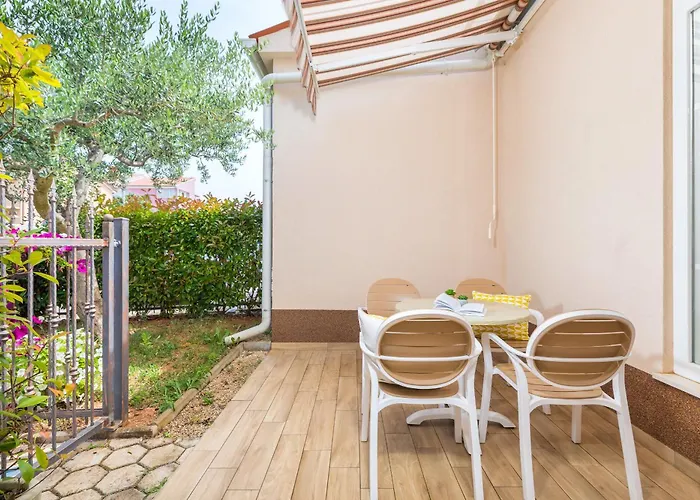 Nina 2 아파트 파자나